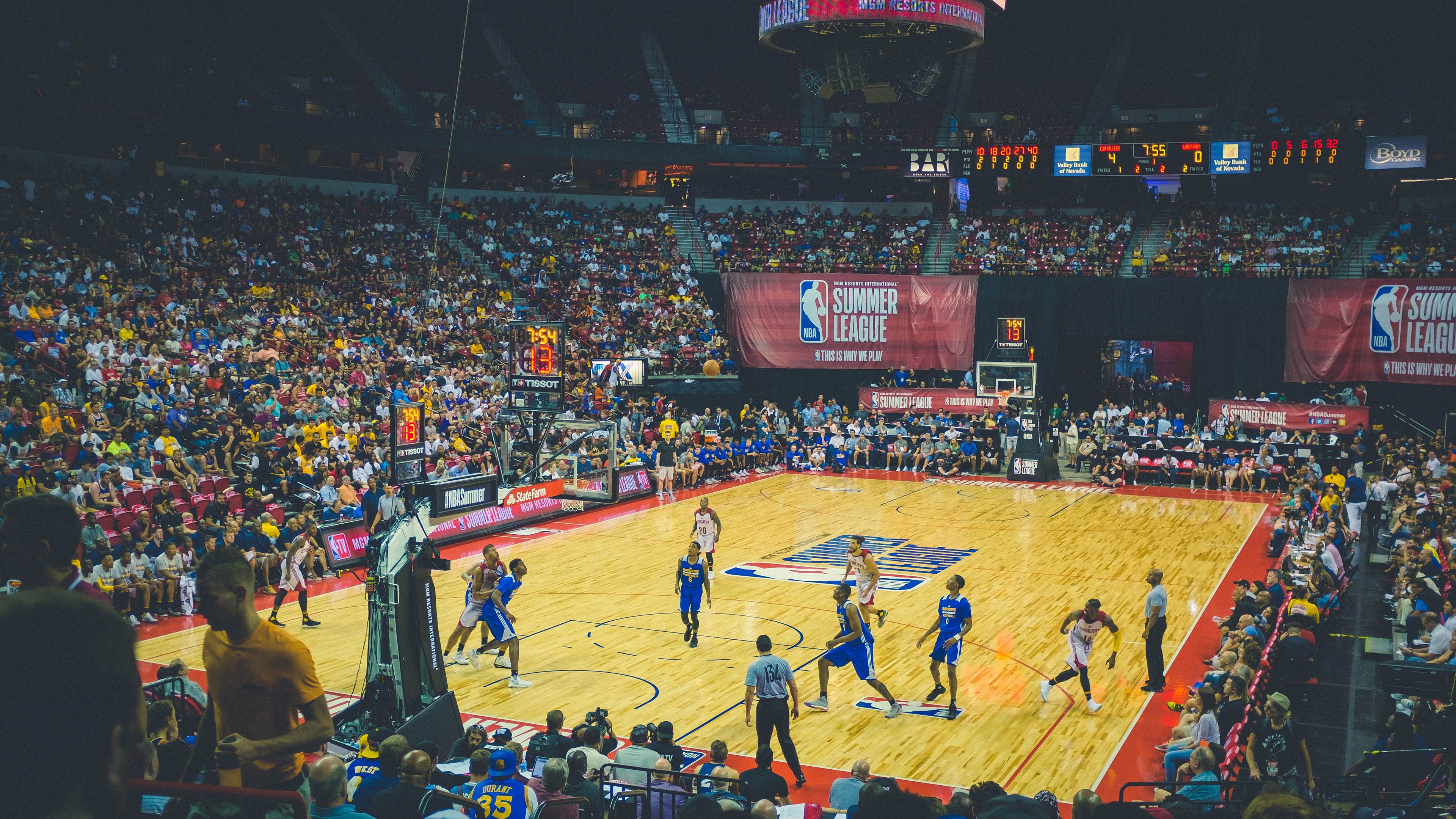 从NBA季后赛到勒沃库森，竞技体育的封锁艺术与新西兰启示