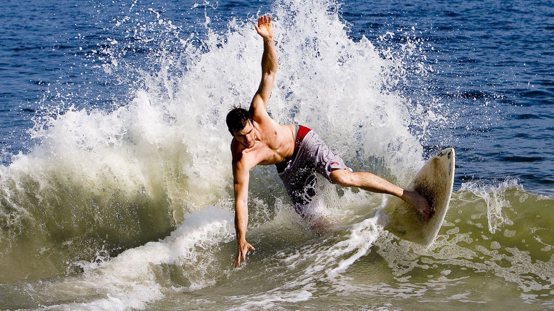 戈贝尔F1赛道接管启示录，当独行侠在篮球场完成火箭收割