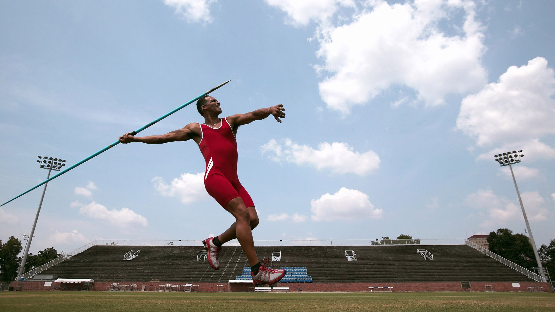 F1街道赛之夜，当爱德华兹的对手陷入完全无解的黑暗