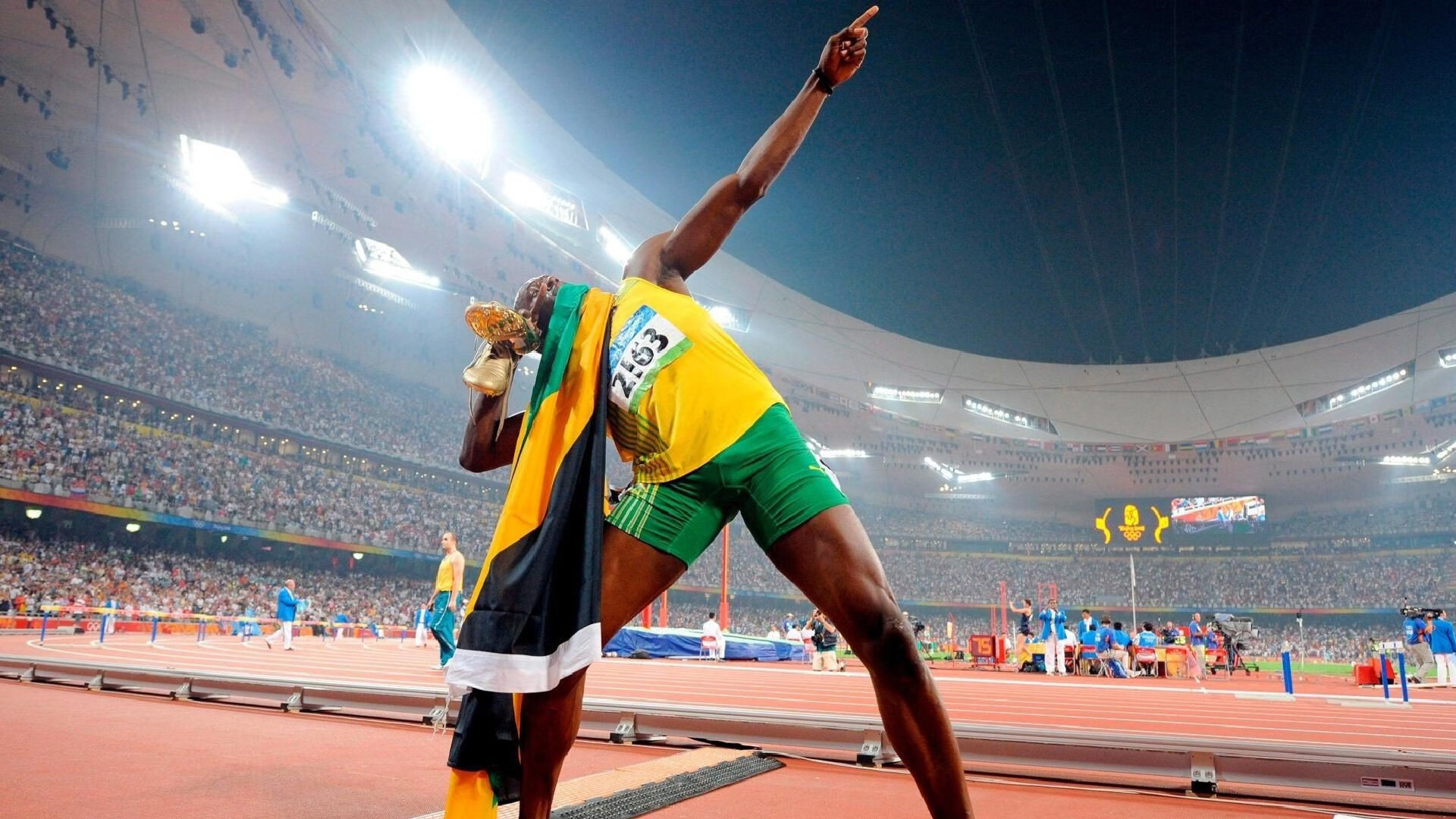 卡塞米罗爆发,波兰连续得分压制巴萨,当战术铁壁撞上传控美学